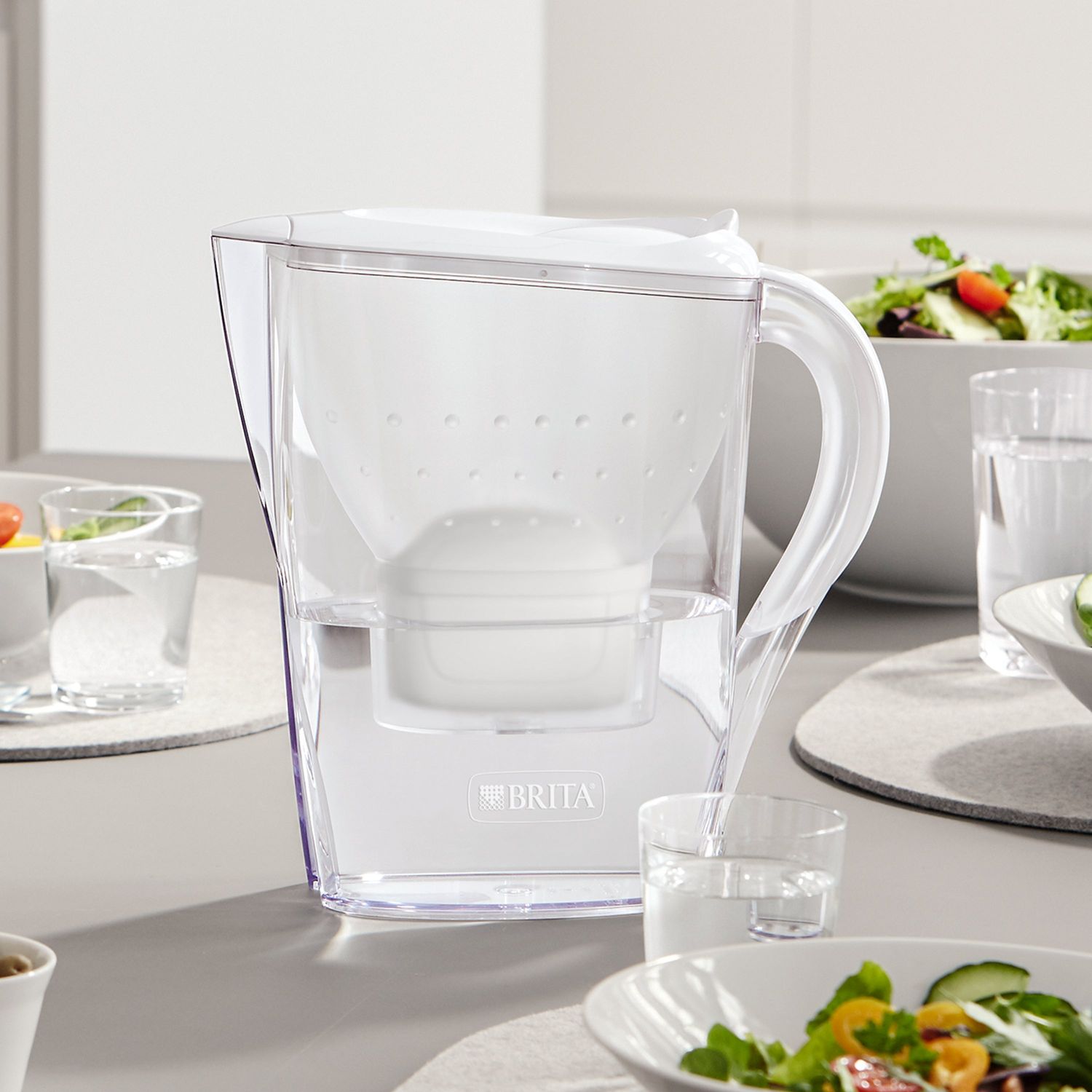 BRITA - Caraffa filtrante Marella bianca 2.4 Litri - Incluso 1 x filtro Maxtra Pro All-in-1